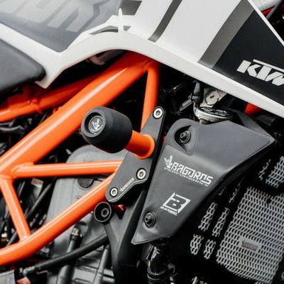 KTM デューク 125/200/250/390 17-18 エンジンスライダー BAGOROS(バゴロス)