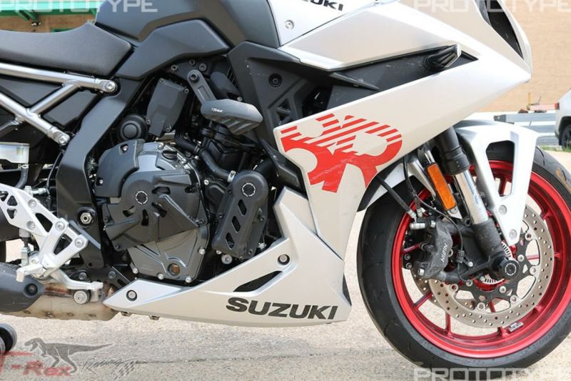 GSX-8S/GSX-8R ノーカットフレームスライダー T-REX Racing