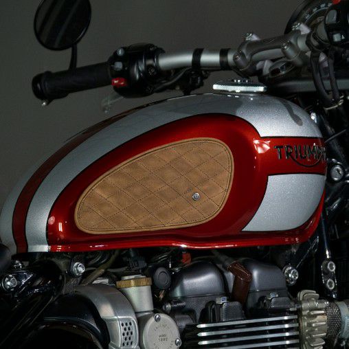 トライアンフ　ボンネビルt100タンクカバー　sixty8 トライアンフボンネビルt100タンクカバーsixty8（トライアンフ