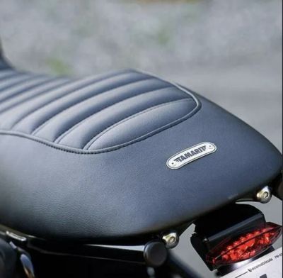 トライアンフ 空冷ボンネビルT100/SE/スクランブラー900/スラクストン900 ル・マン シート ブラック タマリット