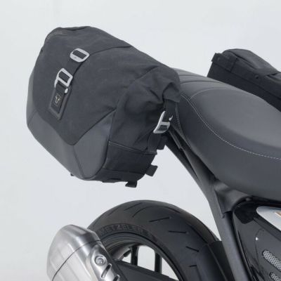 トライアンフ スピード400/スクランブラー400X サイドバッグシステム レジェンドギアLC ブラック/ブラック SW-MOTECH
