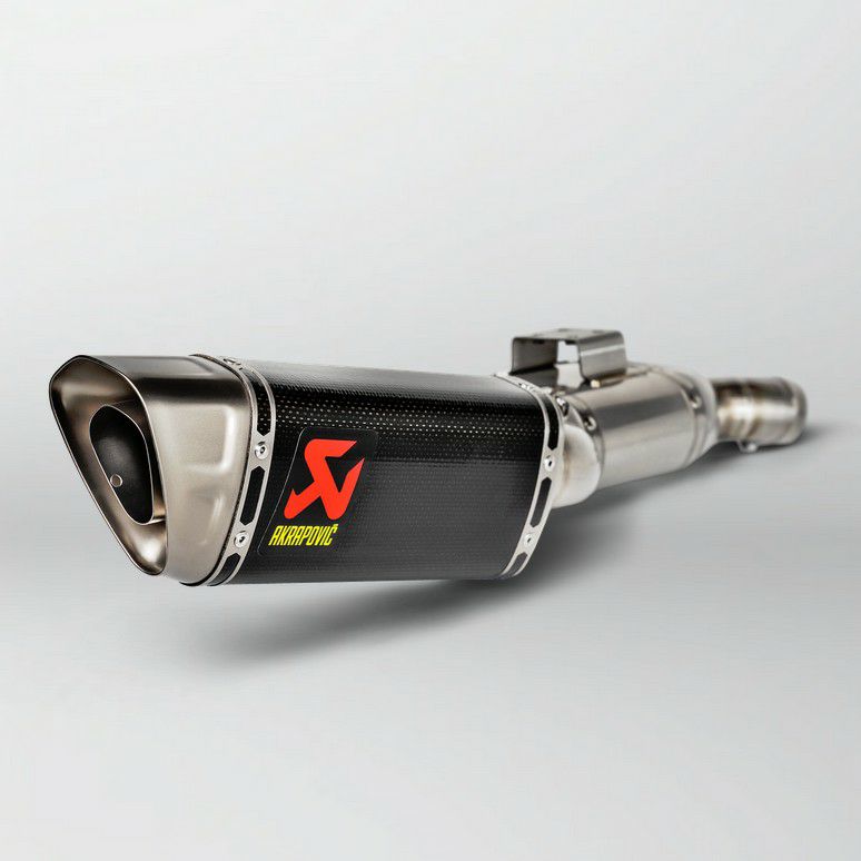 AKRAPOVIC スリップオンマフラー カーボン BMW F900R/ F900XR (2020-2024)