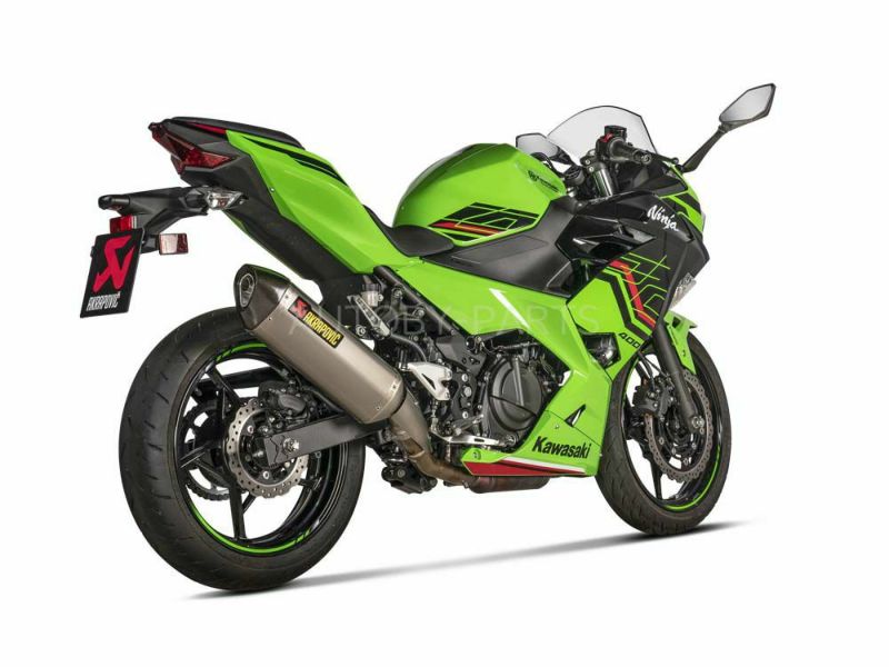 アクラポビッチ製のKAWASAKI Z400 (19-24) / NINJA 400 (18-24)専用