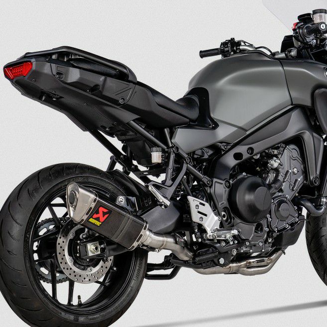 トレーサー9gt+ Akrapovic カーボンファイバー マフラー AKRAPOVIC】YAMAHA 新型TRACER9 GT用アクラポビッチJMCA認証