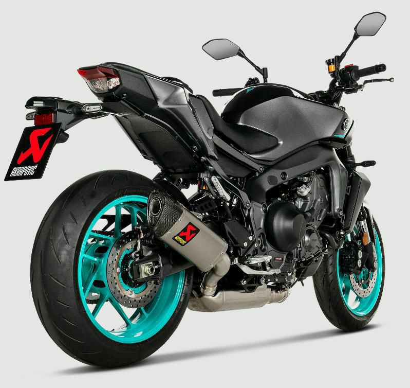 AKRAPOVIC フルシステムマフラー レーシングライン チタン YAMAHA MT