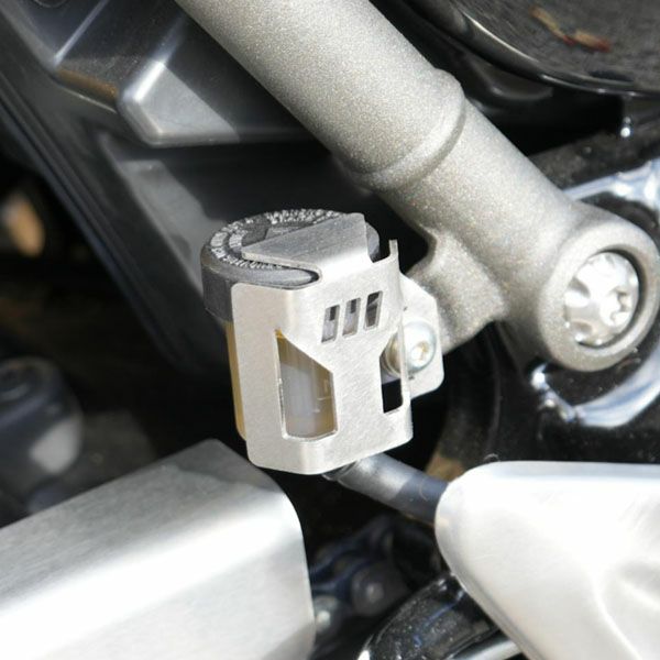 トライアンフ スクランブラー400X スピード400 リアブレーキリザーバー