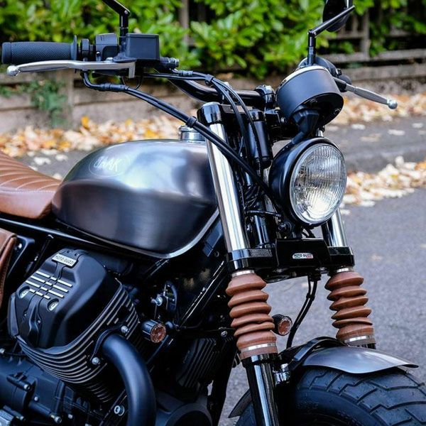 モトグッチ V7 フロントフェンダー ミディアムサイズ 未塗装ブラック