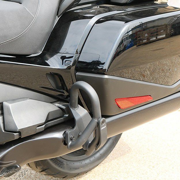 ゴールドウイングツアー GL1800 Tour 18- ブラック カバー ウルトラガードエッセンシャル ゴールドウイングツアー ラゲッジガード（パニアケースガード) T-Rexレーシング | バイクカスタムパーツ専門店 モトパーツ(MOTO PARTS)