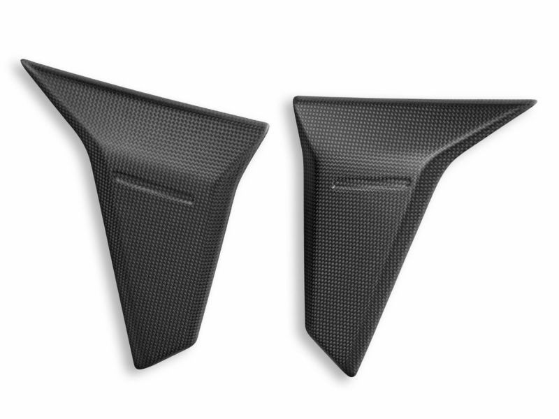 CNC Racing カーボン ラジエターサイドカバー　Ducati STFV2 CNC Racing カーボン ラジエターサイドカバー Ducati STFV2 パーツ