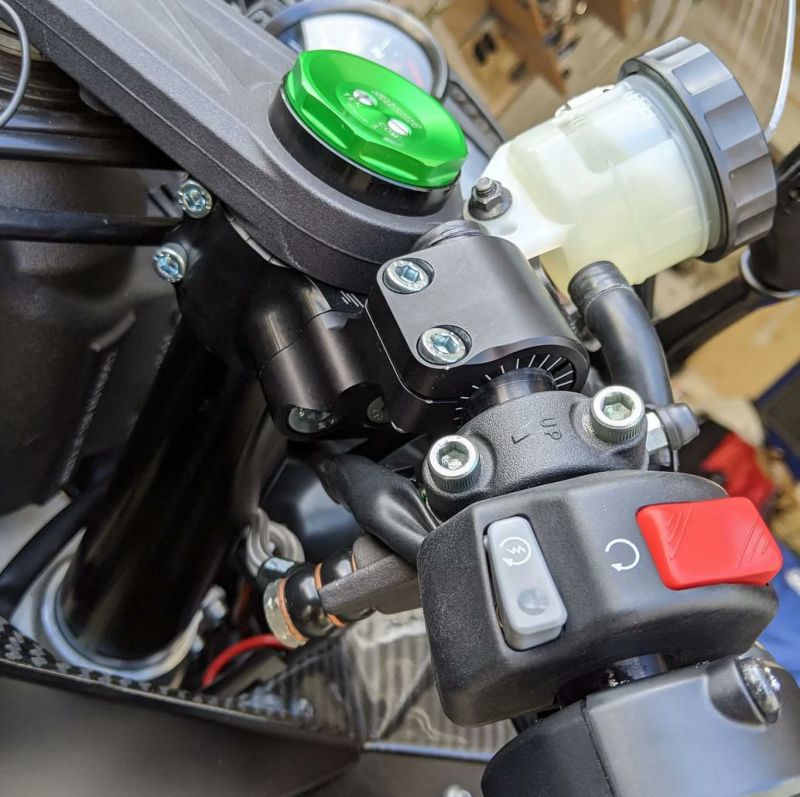 カワサキンニンジャZX-6R 13- 35mmライズ サイドマウント