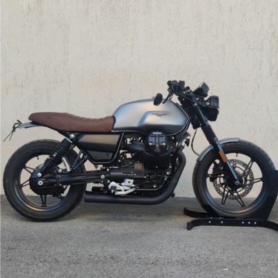 モトグッチ V7 850 (2021-) リアフェンダー&テールライト&ナンバー