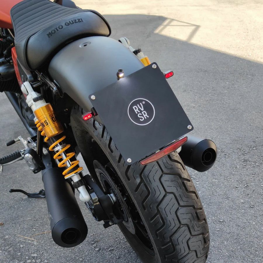 モトグッチ V9 ナンバープレートキット + M6/M8 対応ウインカーステ