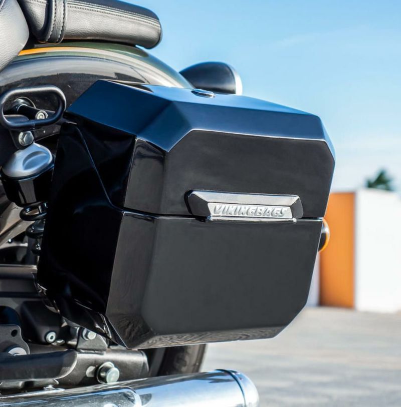 ダークセレモニーエディション帯封デッドストック10パック スーパーメテオ 650 ハードシェルサドルバッグ アウトロー 20L