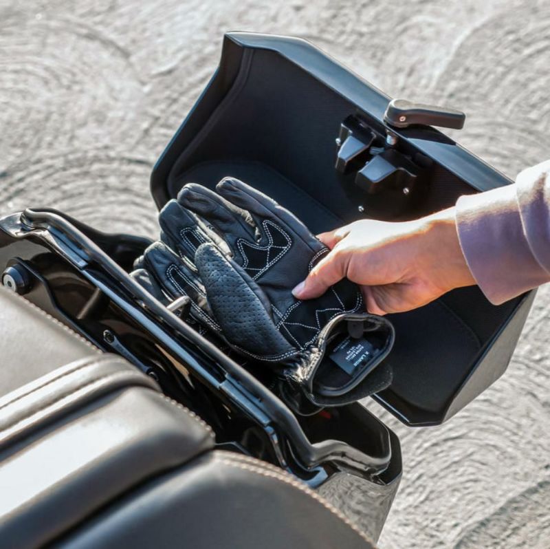 ダークセレモニーエディション帯封デッドストック10パック スーパーメテオ 650 ハードシェルサドルバッグ アウトロー 20L