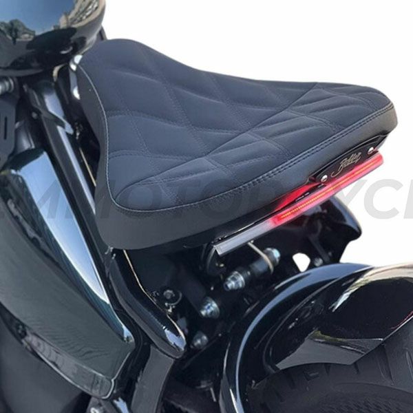 トライアンフ ボンネビル(Bonneville) ボバー |シート |モトパーツ